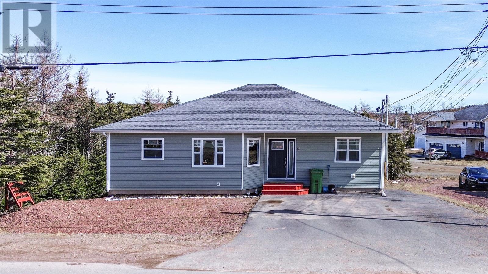 10 Greenwood Street W