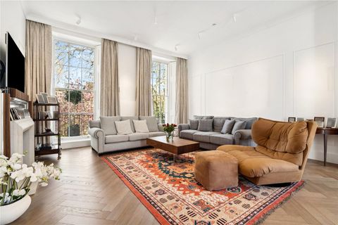 Connaught Square, London W2