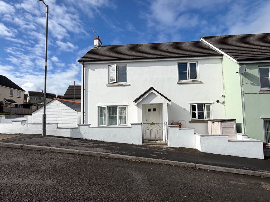 3 bed semi-detached house for saleGordon Parry Road, Neyland, Milford Haven SA73
