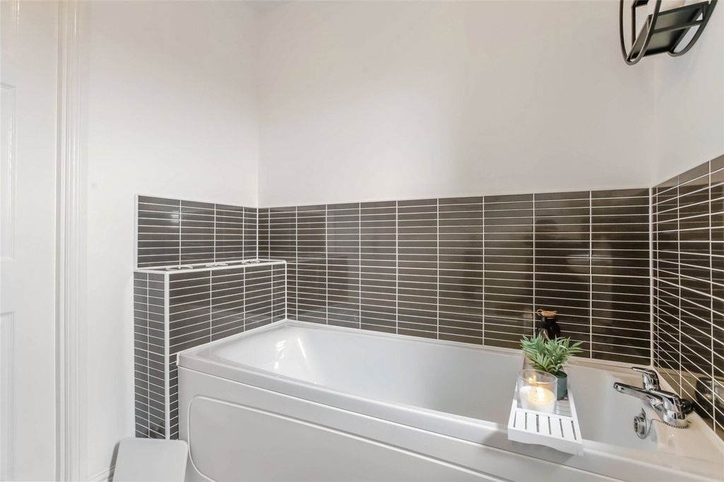 Additional image 13 of 2 bed flat for saleCairnwell Gardens, Motherwell, North Lanarkshire ML1
