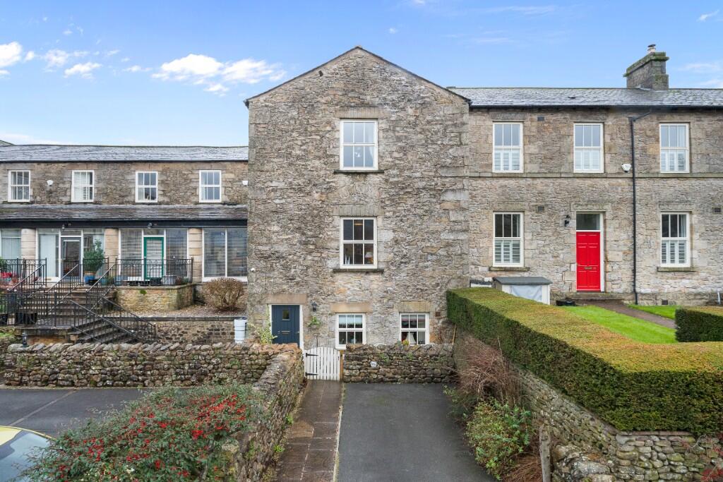 15 Raines Road, BD24 0BY