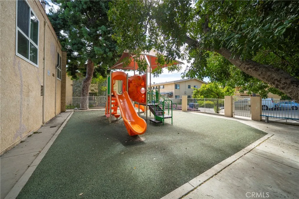 Additional image 97 of 8120 Canby Ave #6, Reseda, CA 91335