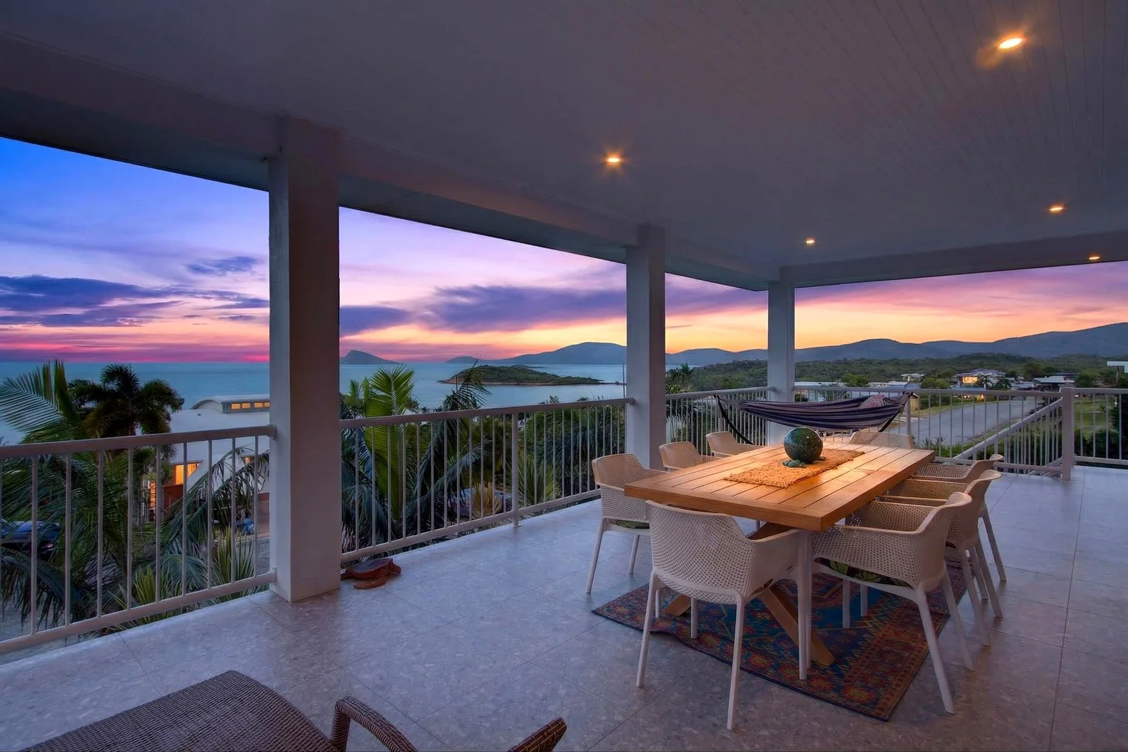 8 Blackcurrant Drive, Hideaway Bay QLD 4800