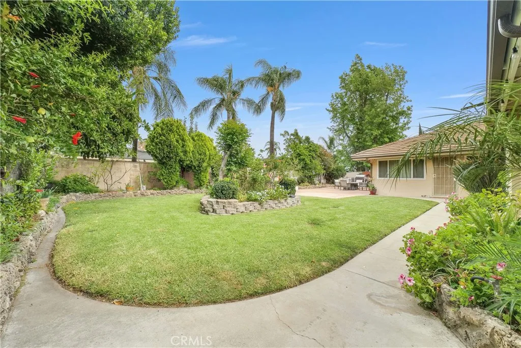6019 Magnolia Ave, Rialto, CA 92377