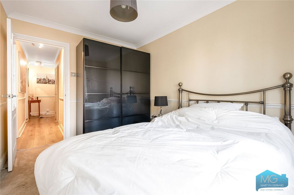 Additional image 4 of 2 bed flat for saleStation Road, New Barnet, Barnet EN5