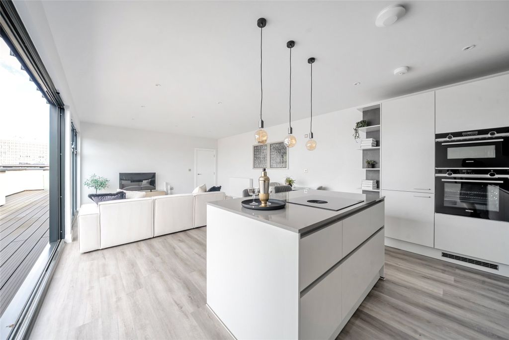 Additional image 5 of 2 bed flat for saleApartment 19 - Penthouse, 109 - 111 Bath Road, Cheltenham, Gloucestershire GL53