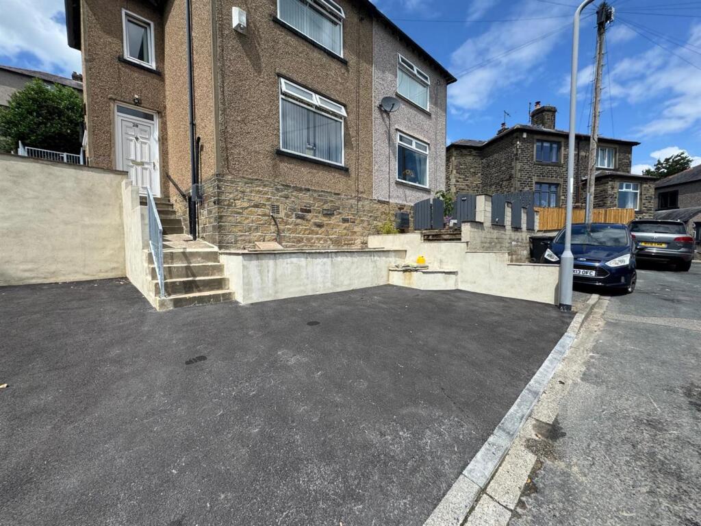 Exley Crescent, Keighley photo 3