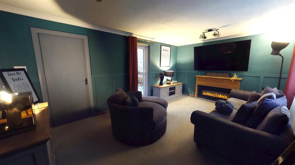 Additional image 4 of Frizley Gardens, Bradford
