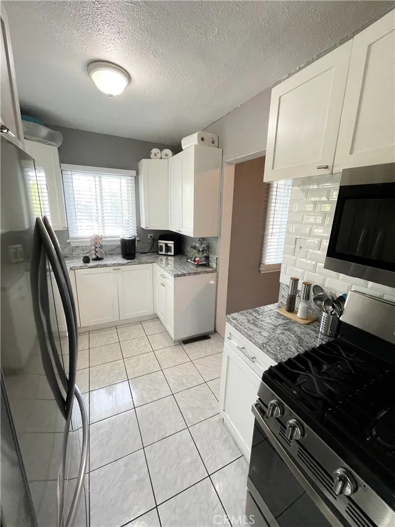 Additional image 25 of 8205 Stanford Ave, Los Angeles, CA 90001