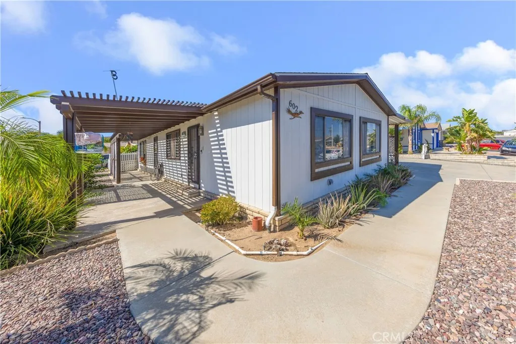 602 Roadrunner Way, Perris, CA 92570 photo 4