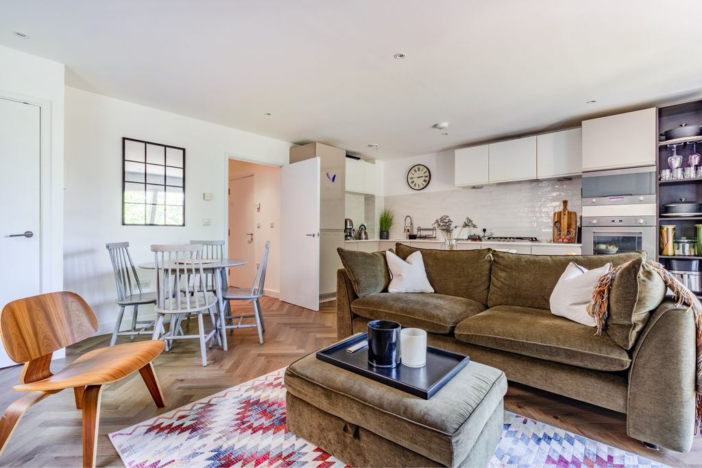Additional image 3 of 3 bed flat for saleGoldstone Crescent, Hove BN3