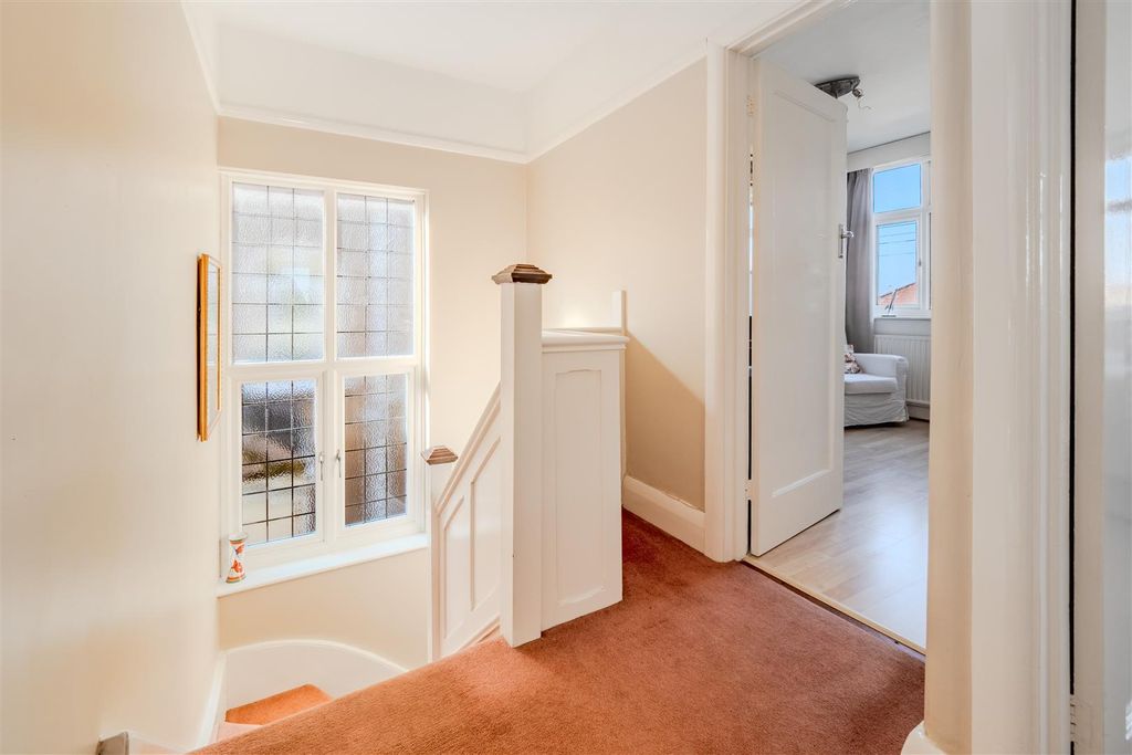 Additional image 10 of 4 bed detached house for saleHandsome Detached Home On The Dell, Westbury-On-Trym, Bristol BS9