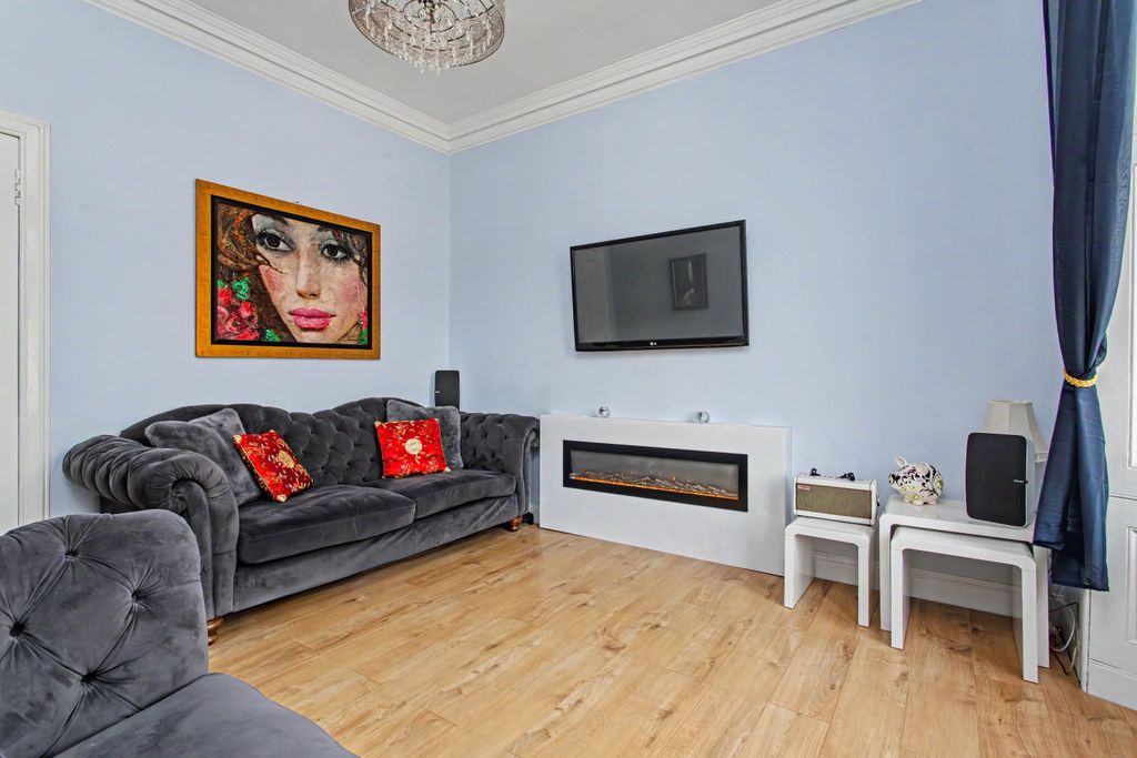 Additional image 7 of 4 bed flat for sale1/1 83 Maxwellton Road, Paisley PA1