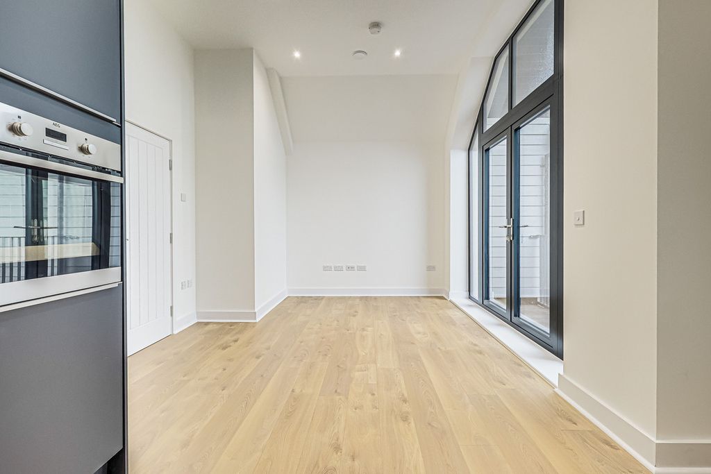 Additional image 6 of 2 bed flat for saleThe Regency Apartments, Rayleigh SS6