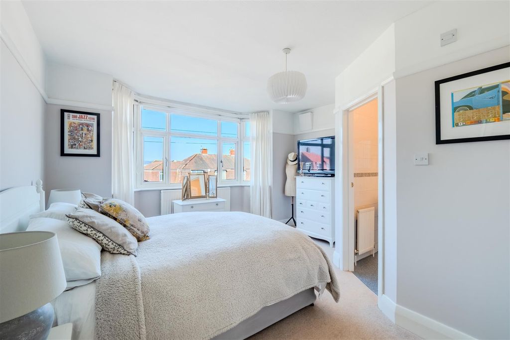 Additional image 11 of 4 bed detached house for saleHandsome Detached Home On The Dell, Westbury-On-Trym, Bristol BS9