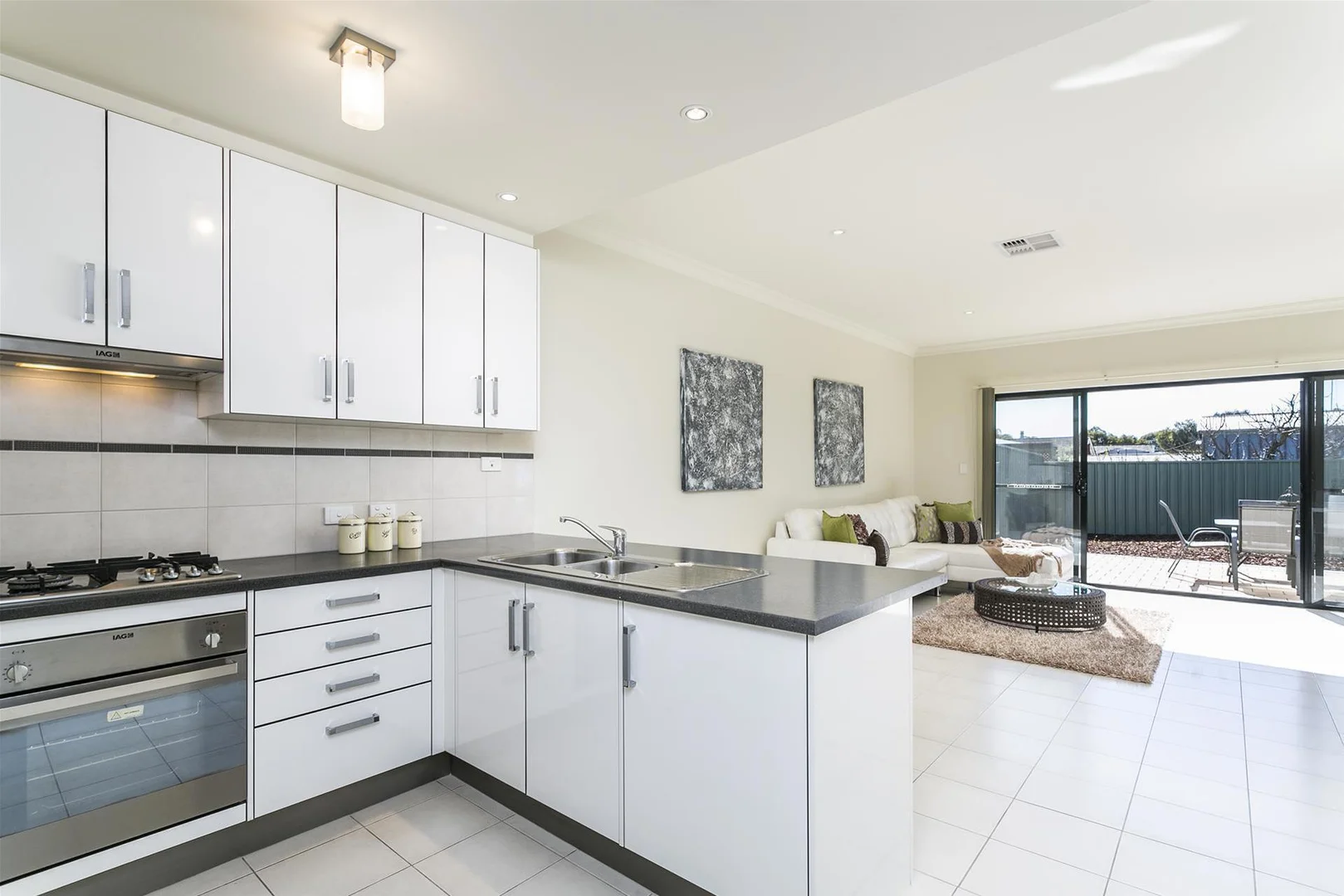 2C Raggatt Crescent, Mitchell Park SA 5043 photo 4