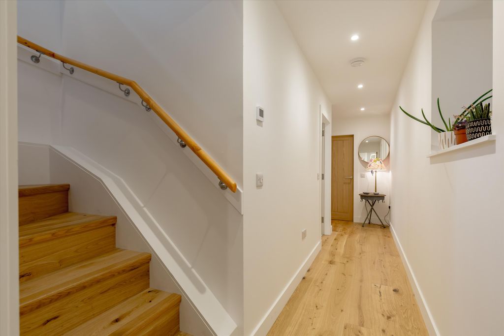 Additional image 11 of 2 bed flat for saleCircus Lane, Edinburgh EH3