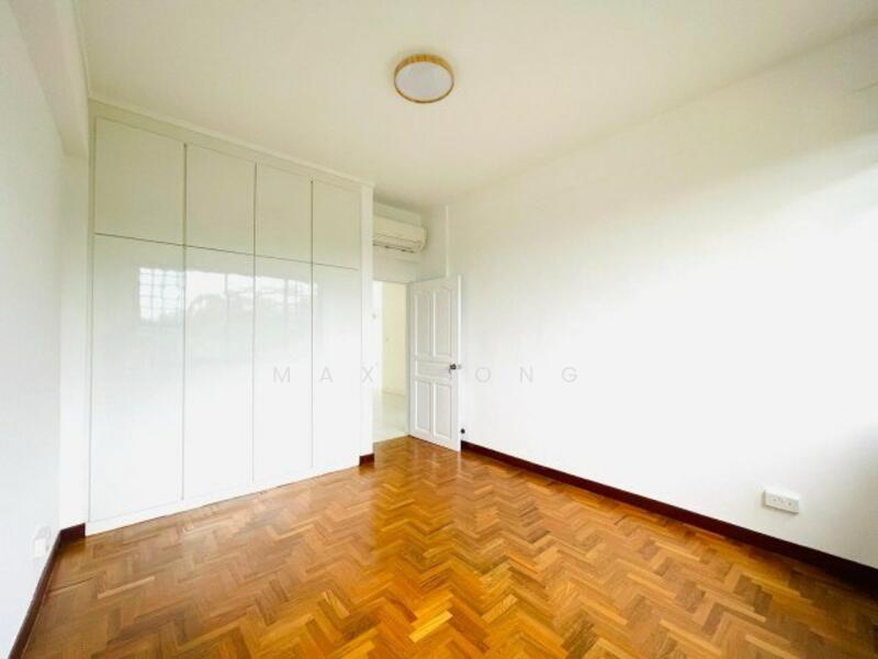 361 Holland Road photo 2