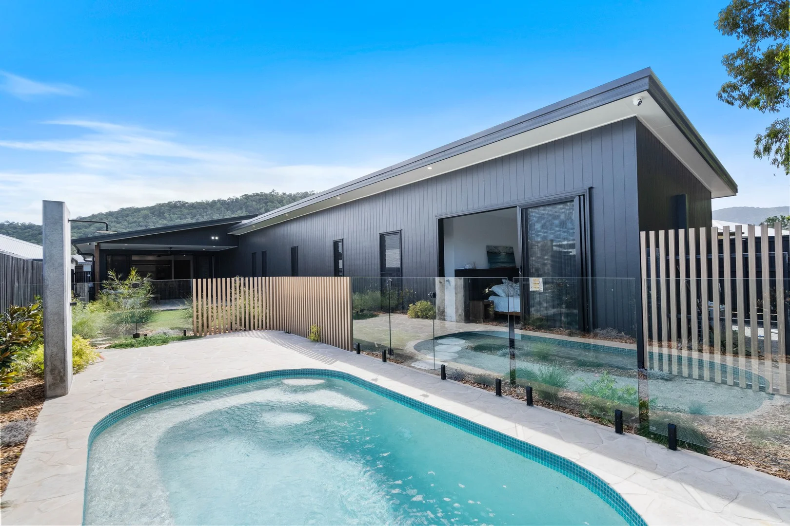 28 Headsail Drive, Trinity Beach QLD 4879