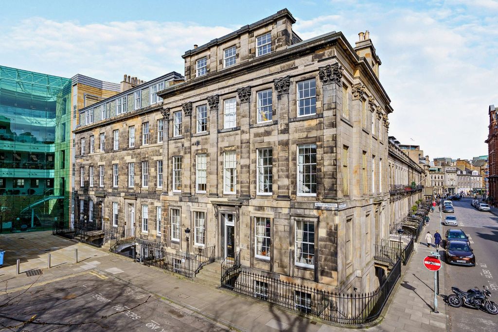 Additional image 2 of 3 bed flat for saleRutland Street, Edinburgh EH1