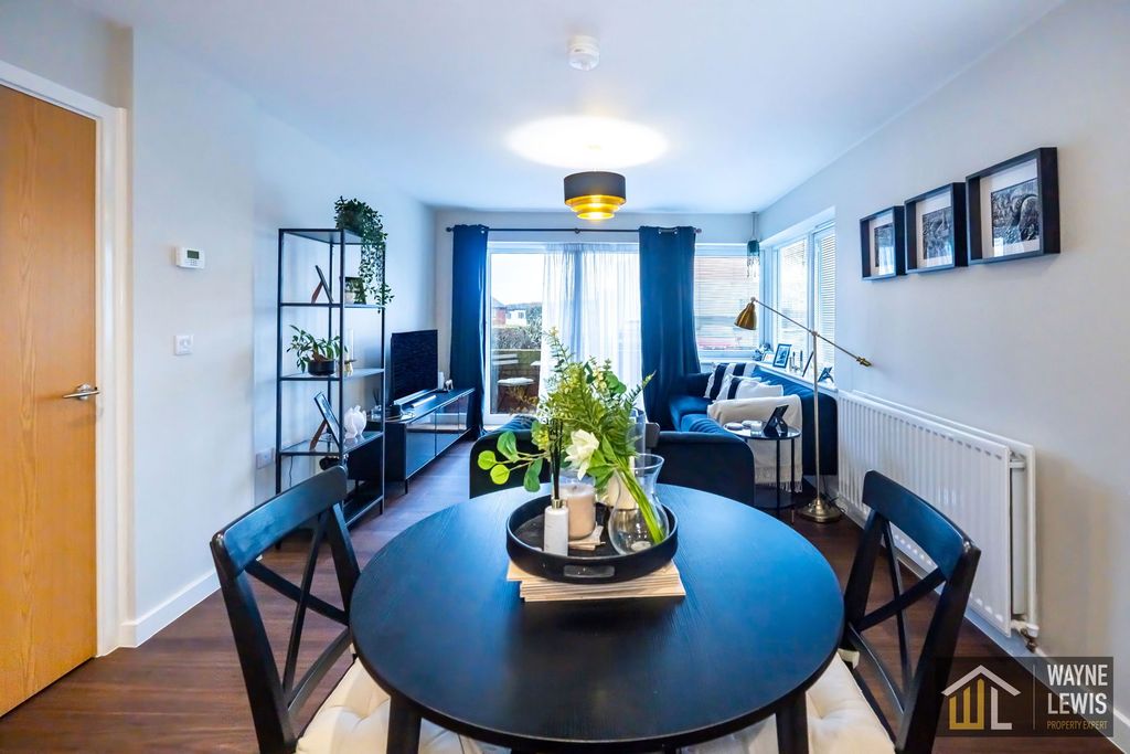 2 bed flat for saleTrem Elai, Penarth CF64 photo 5