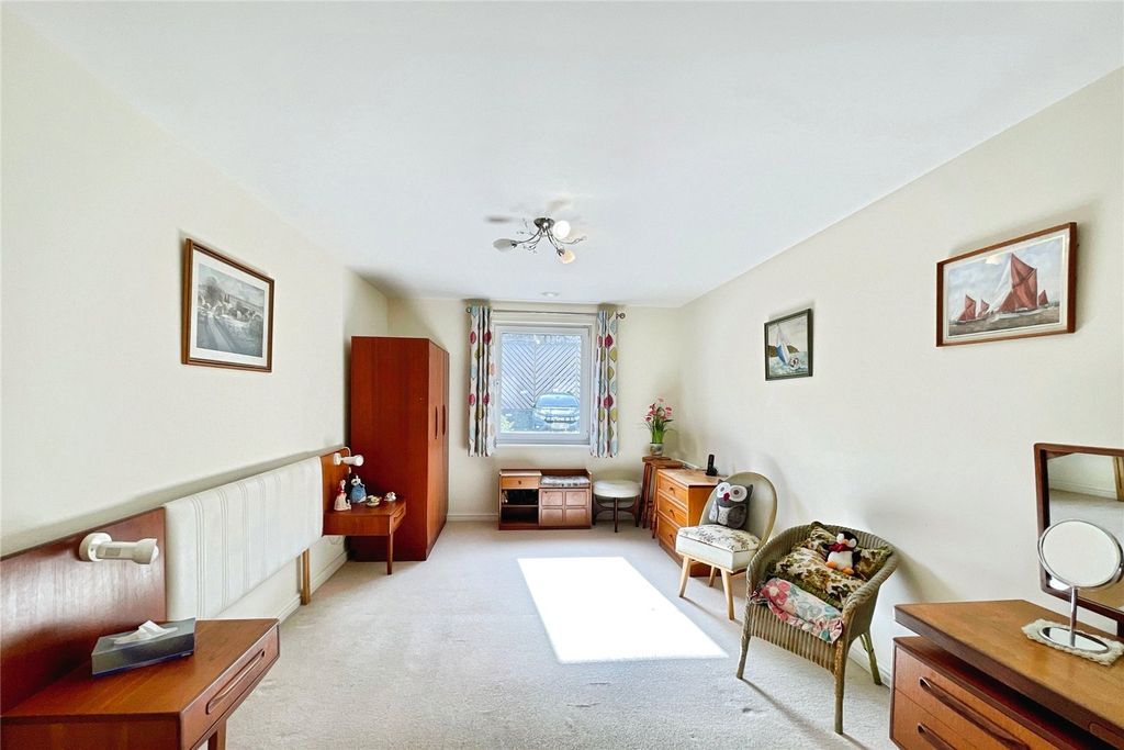 Additional image 7 of 2 bed flat for saleLys Lander, Tregolls Road, Truro, Cornwall TR1
