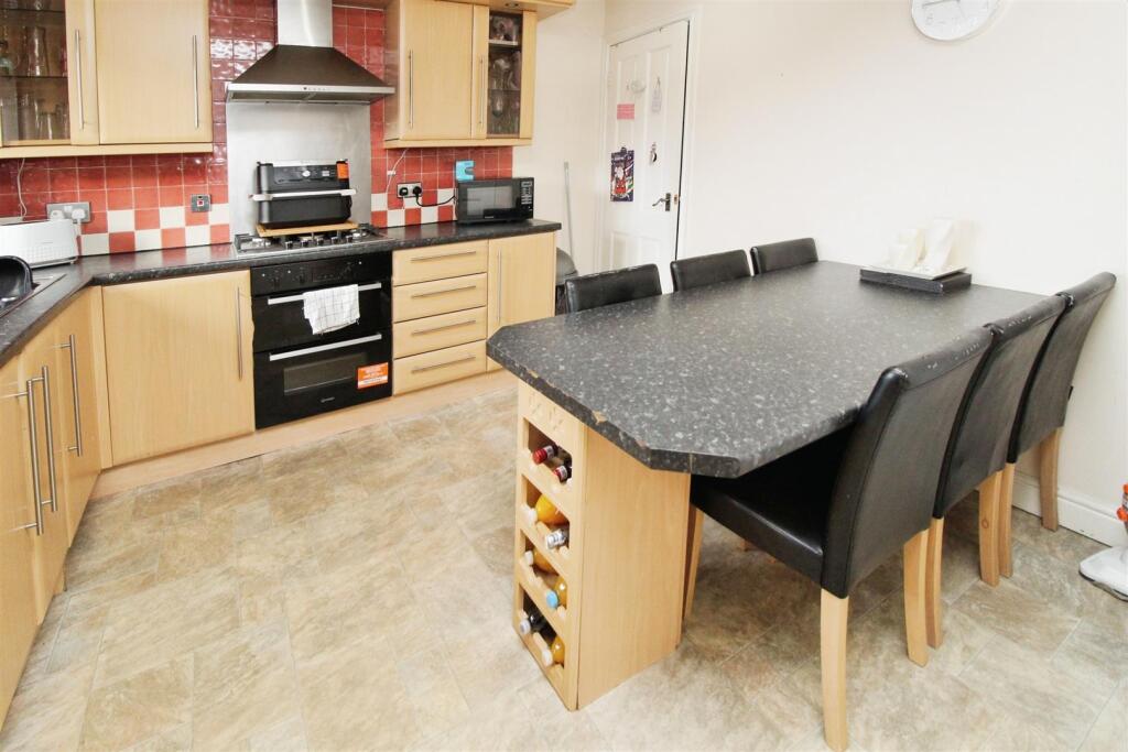 Additional image 4 of Edgemoor Close, Bradford, BD4 6RT