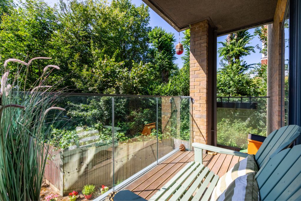 Additional image 5 of 3 bed flat for saleGoldstone Crescent, Hove BN3