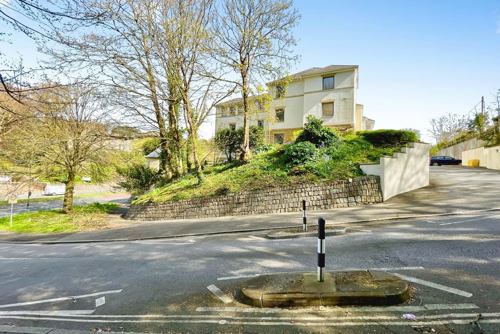 Additional image 19 of 2 bed flat for saleLys Lander, Tregolls Road, Truro, Cornwall TR1