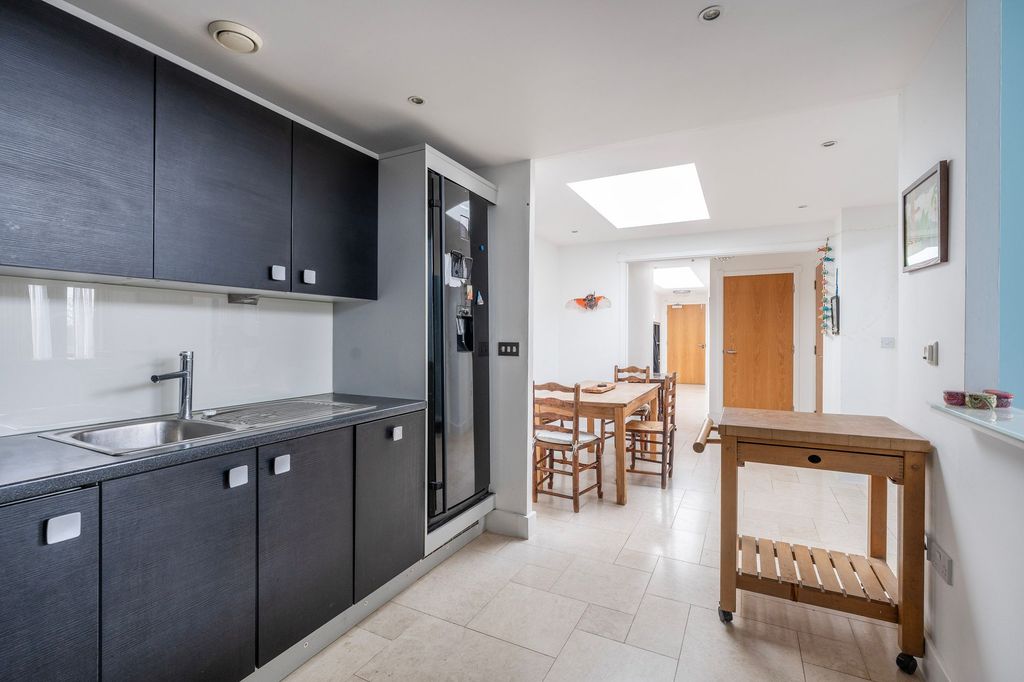 Additional image 10 of 2 bed flat for saleSt. Stephens Road, Norwich NR1