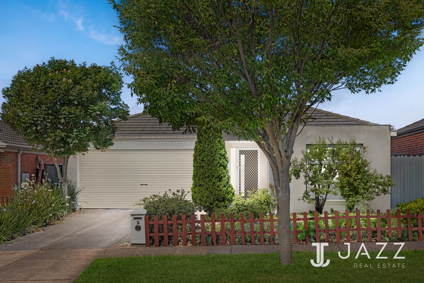 9 Barwick Gardens, Point Cook VIC 3030 photo 2