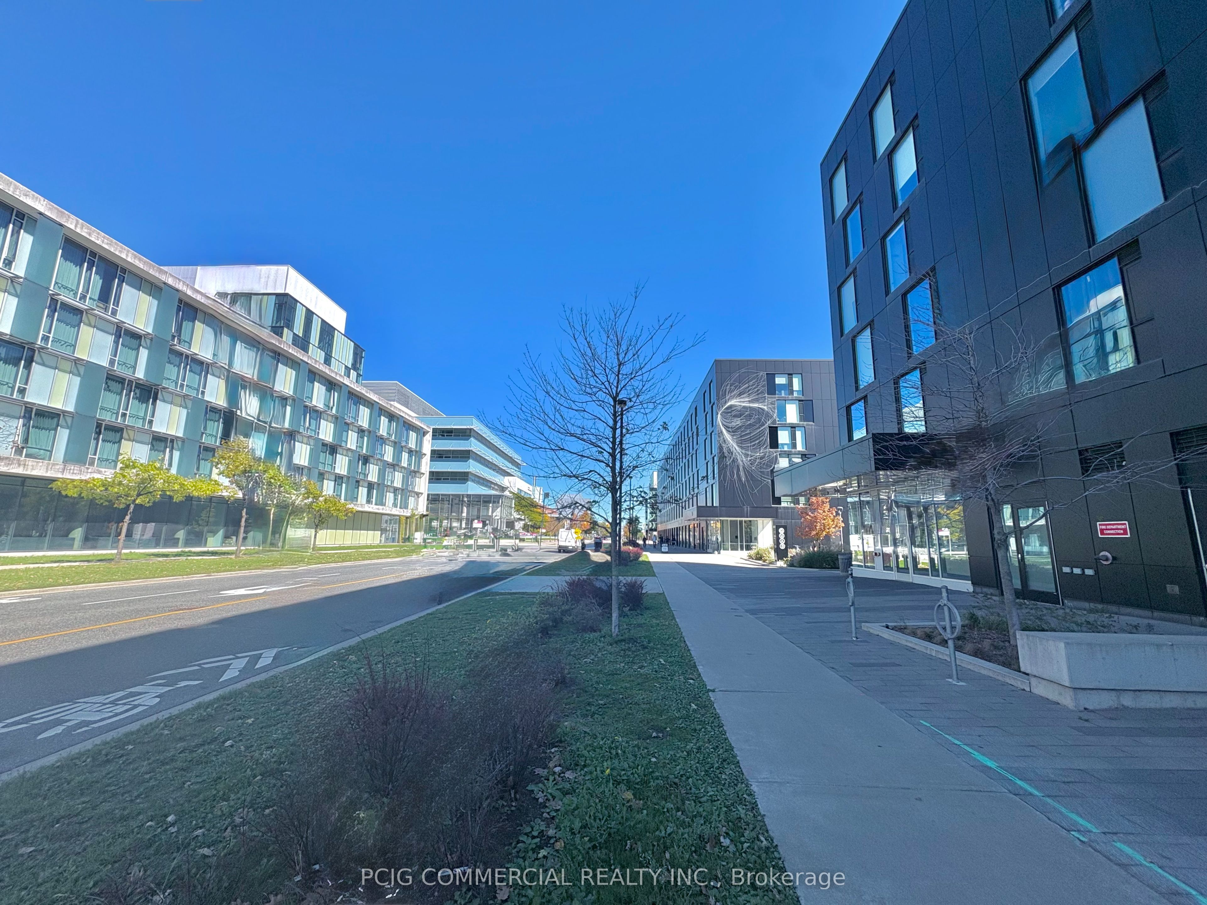 Additional image 5 of 105 The Pond Road, Toronto, ON, M3J 0K9