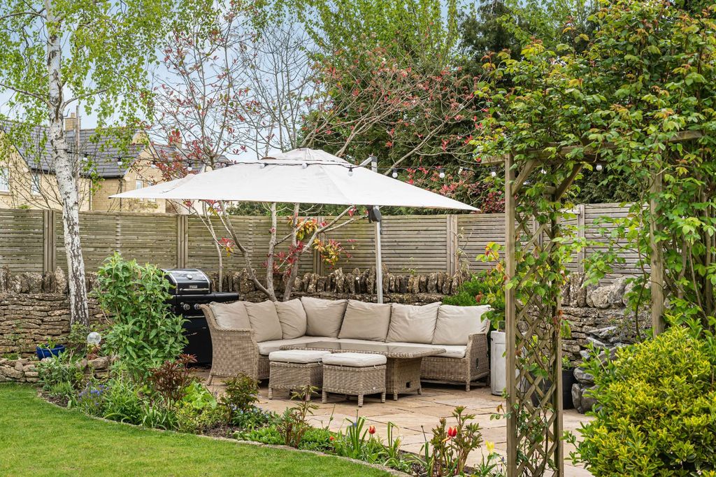 Additional image 5 of 5 bed semi-detached house for saleCirencester Road, Minchinhampton, Stroud, Gloucestershire GL6