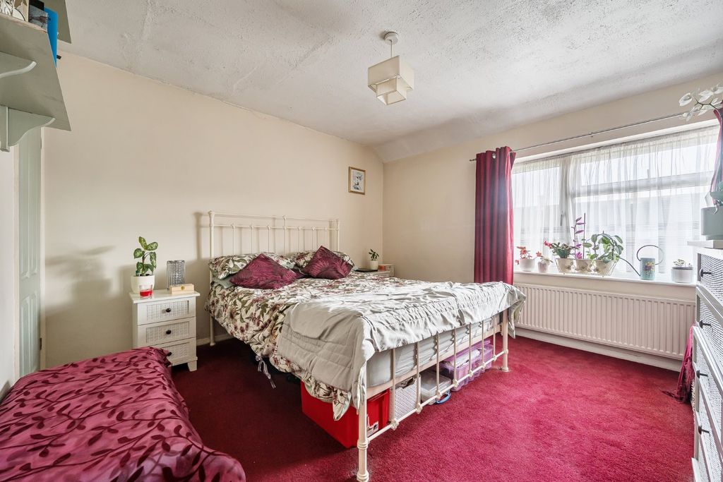 Additional image 5 of 3 bed terraced house for saleSkydmore Path, Slough, Berkshire SL2