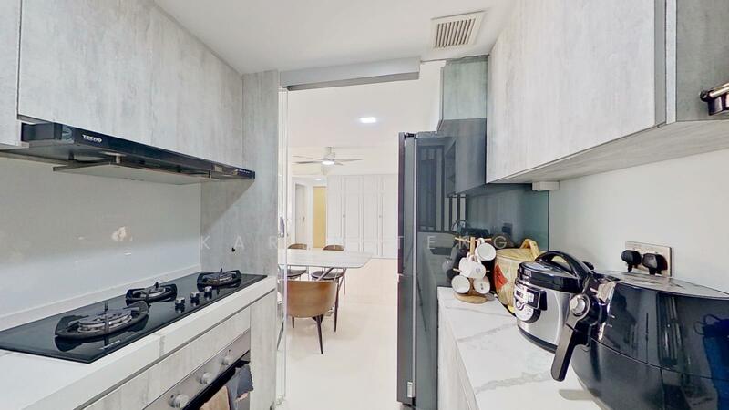 42 Lakeside Drive photo 3