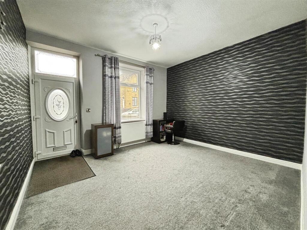 Paley Road Bradford, BD4 7EJ photo 4