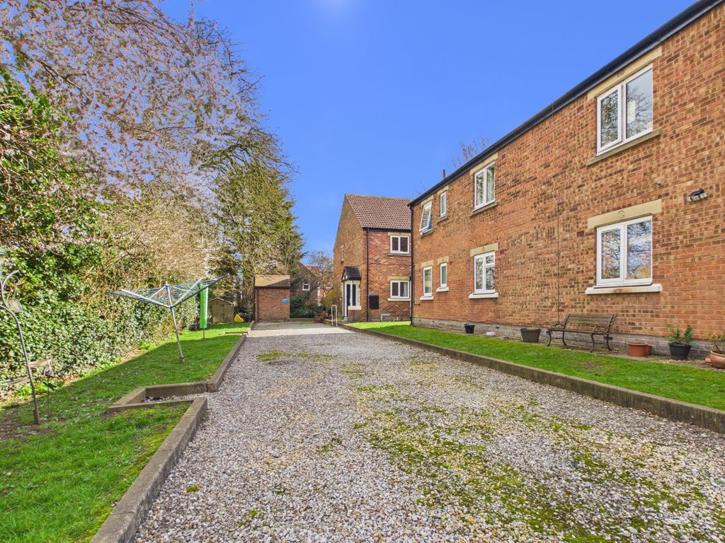 Additional image 9 of 2 bed flat for saleApplegarth Mews, Crescent Street, Cottingham HU16