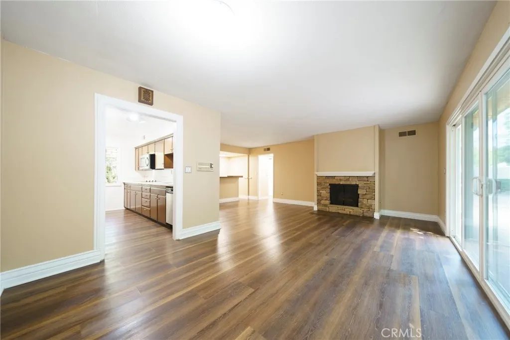 Additional image 8 of 8120 Canby Ave #6, Reseda, CA 91335