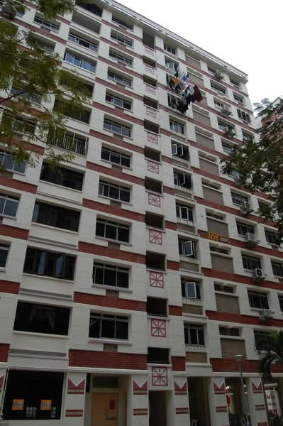 305 Tampines Street 32 photo 5