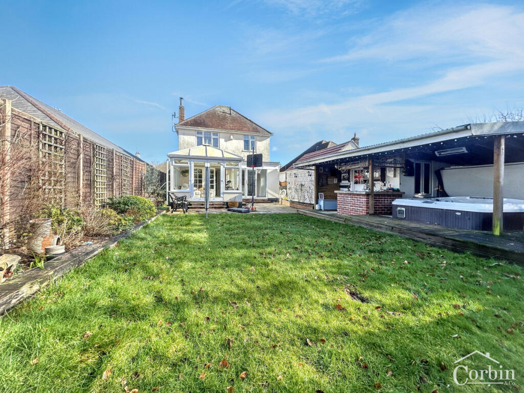 New Road, Bournemouth, BH10 7