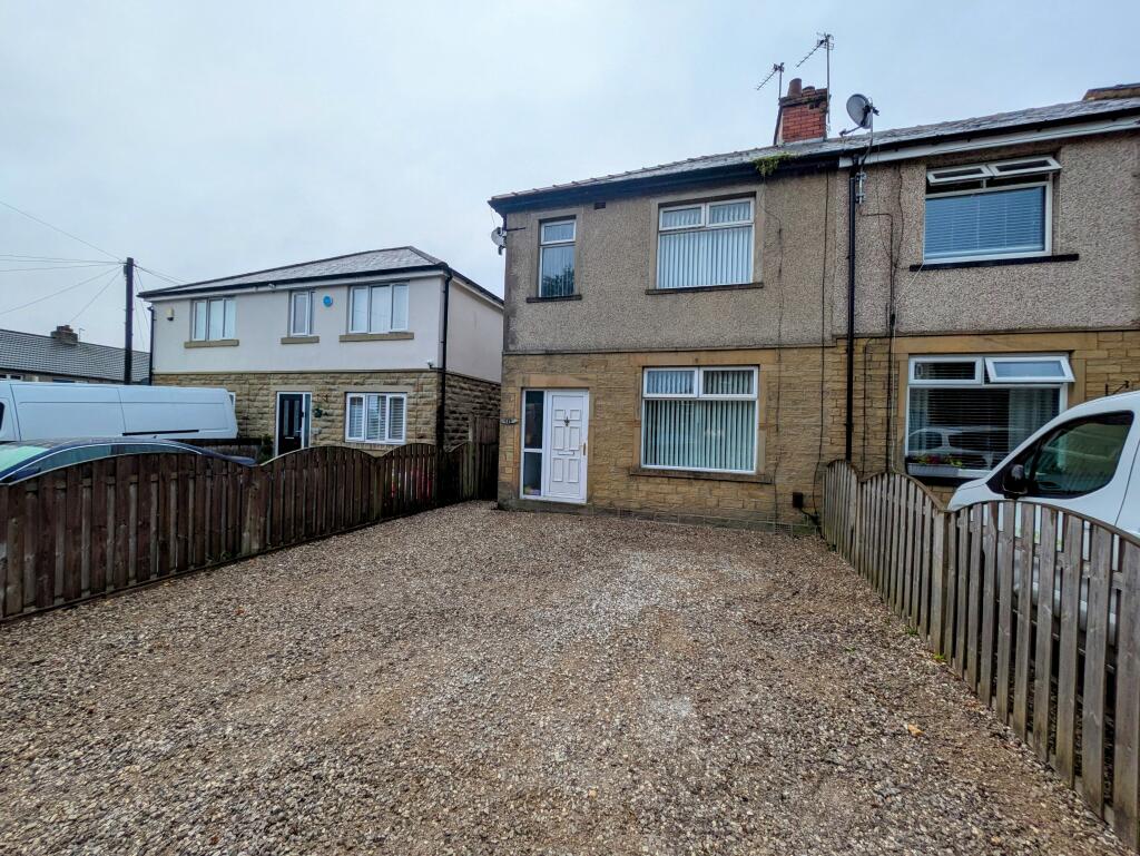 Beacon Grove, Bradford, BD6 photo 2