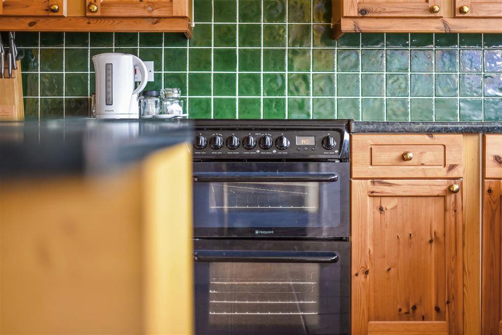 Additional image 21 of 3 bed detached bungalow for saleFarm Road, Bracklesham Bay, Chichester PO20