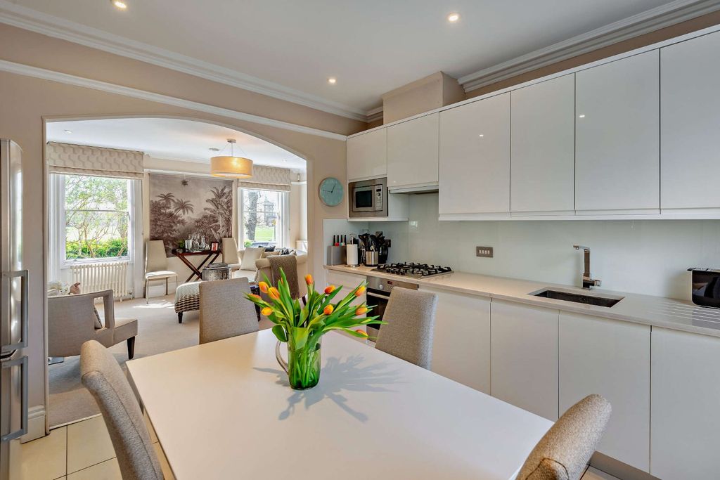 Additional image 7 of 2 bed flat for saleParkside, Cambridge CB1