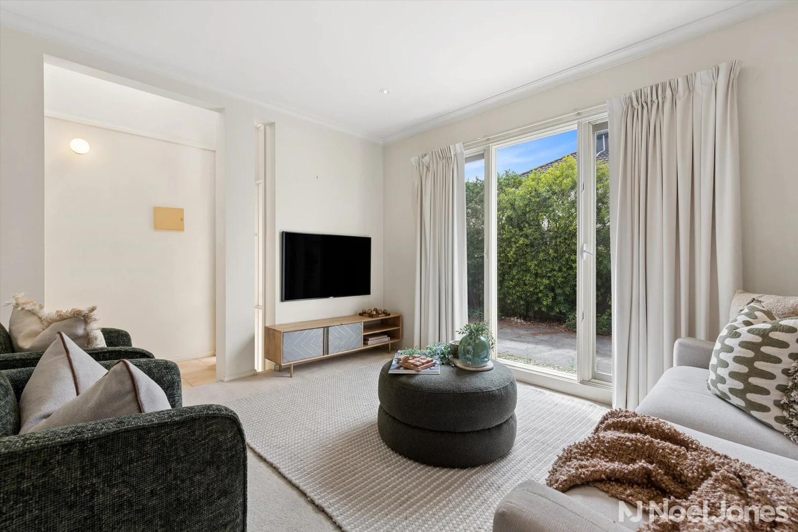 Additional image 2 of 2/728 Doncaster Road, Doncaster VIC 3108