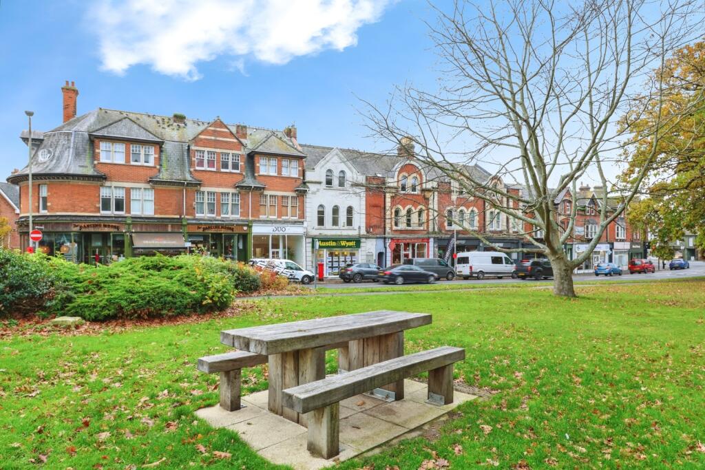 Station Road, Ashley Cross, Lower Parkstone, Poole, BH14