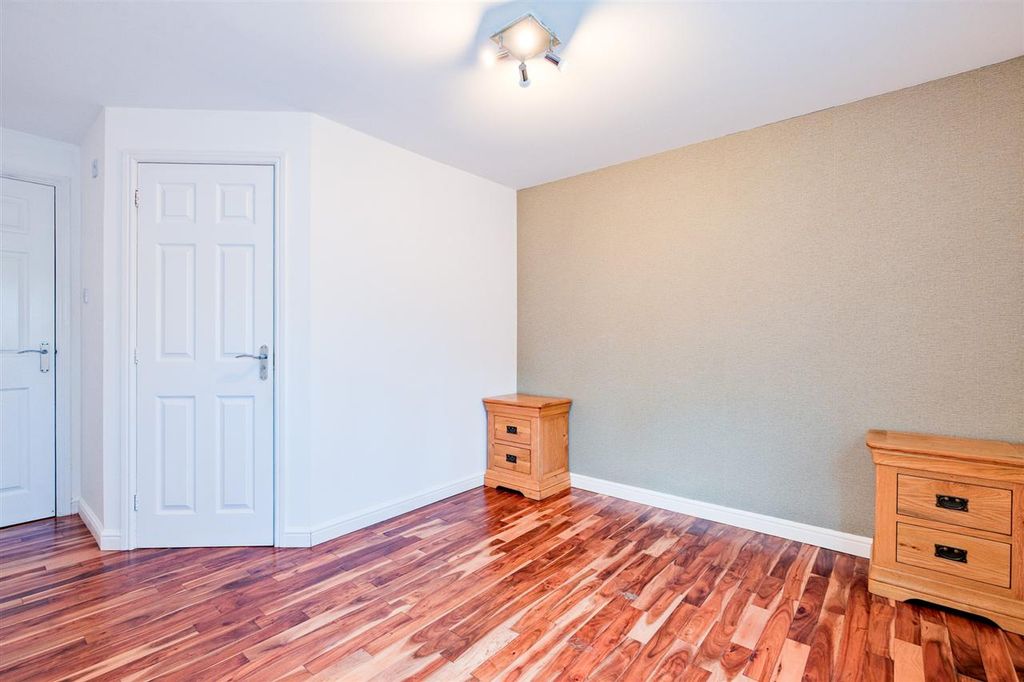 Additional image 8 of 2 bed flat for salePhilips Wynd, Hamilton ML3