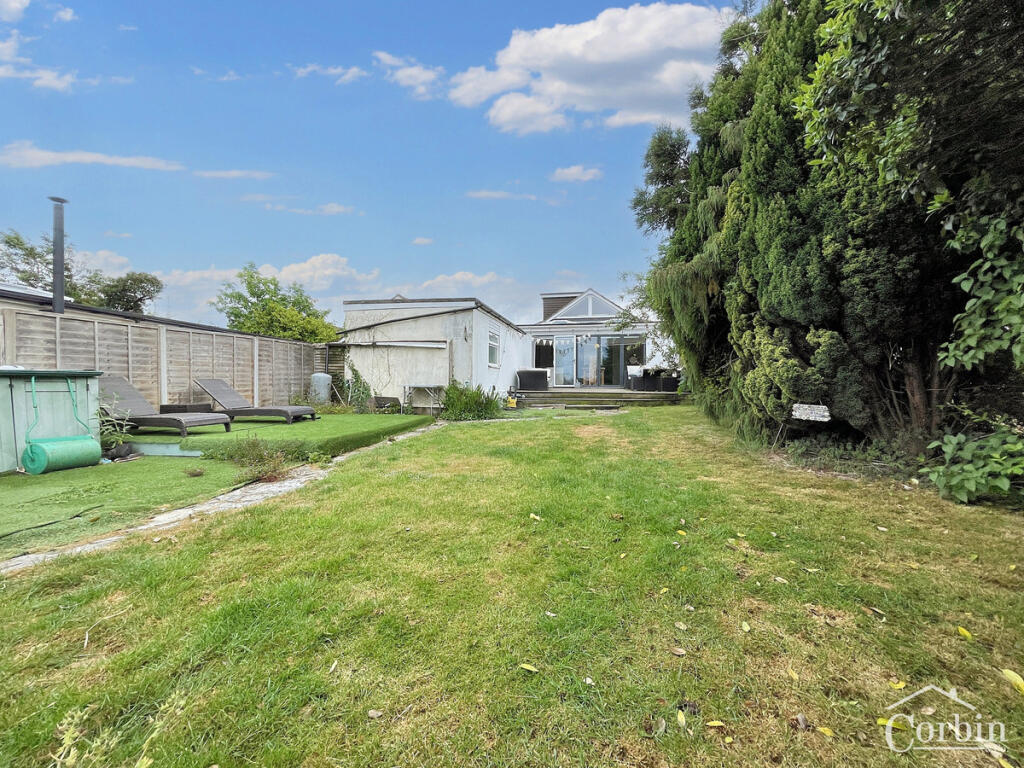 Daws Avenue, Bournemouth, BH11 8