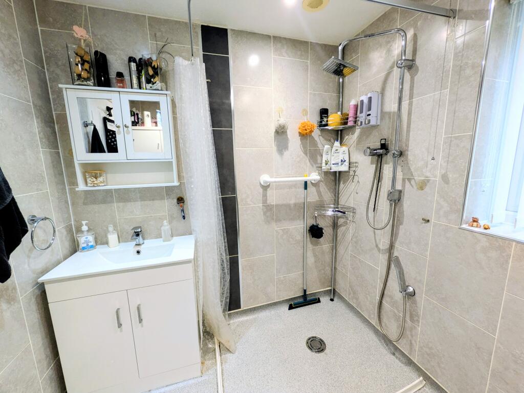 Additional image 22 of Frensham Grove, Bradford, BD7