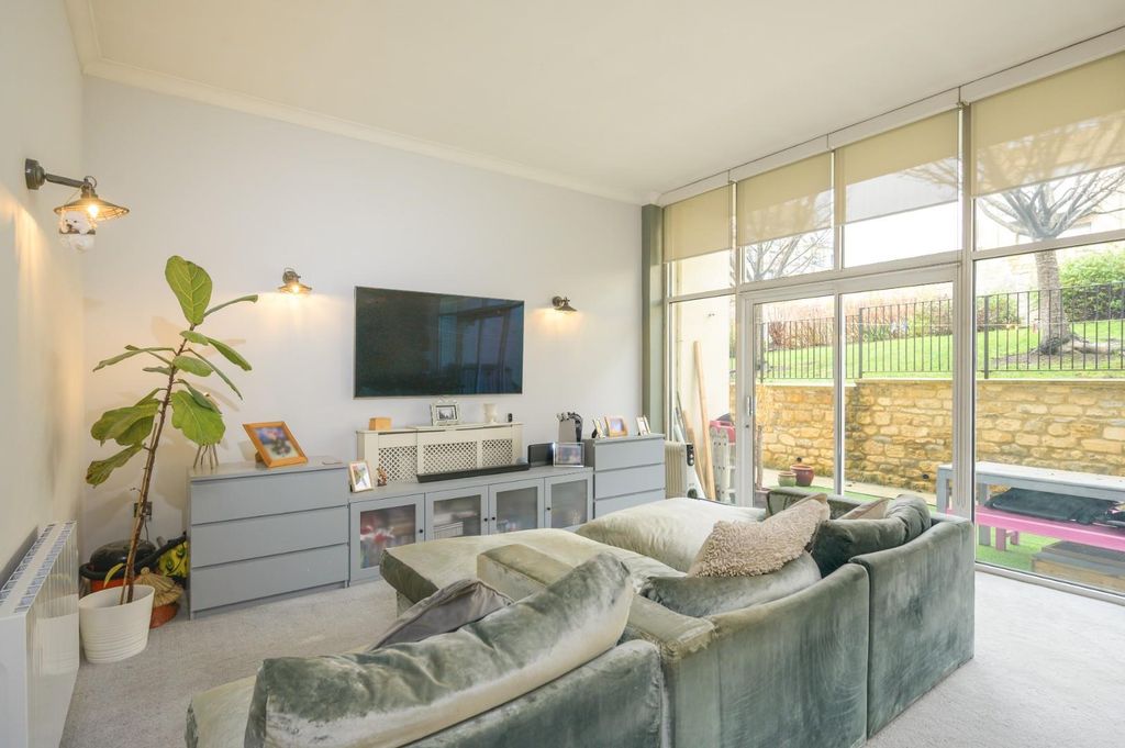 Additional image 3 of 2 bed flat for saleVictoria Bridge Road, Bath BA1