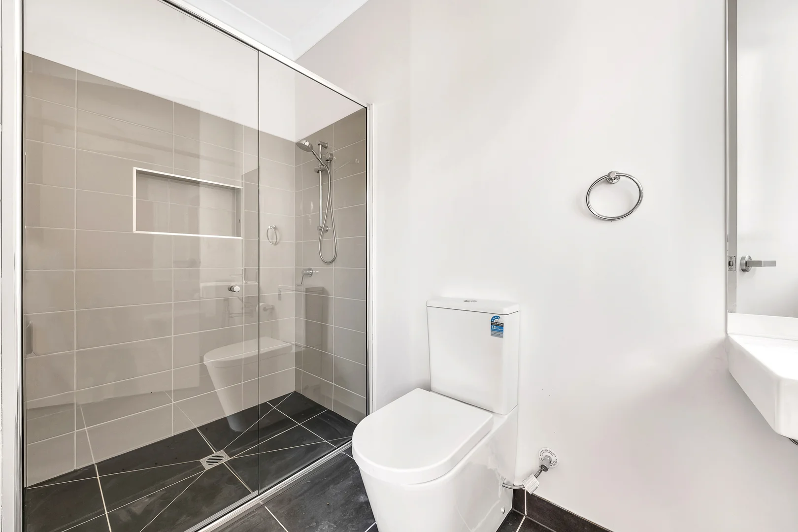 Additional image 12 of 4 Aragon Road, Tarneit VIC 3029